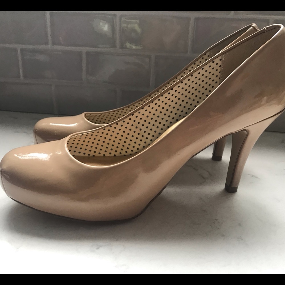 Madden Girl Nude Pump Size 8